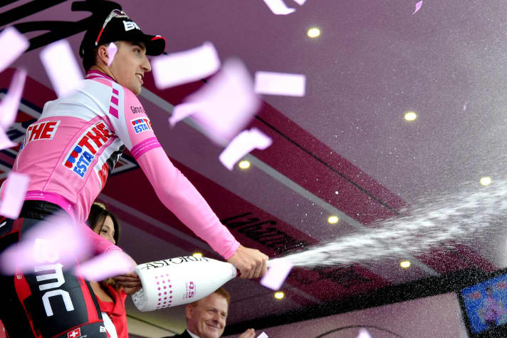 En 2012, Taylor Phinney a remporté le contre-la-montre d'ouverture du Giro d'Italia et a porté le maillot rose.