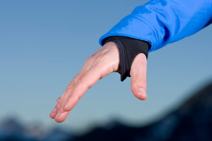  ... and with Shimano (photo) and Pearl Izumi, the thumb loop keeps the wrists warm and prevents the sleeves from riding up 