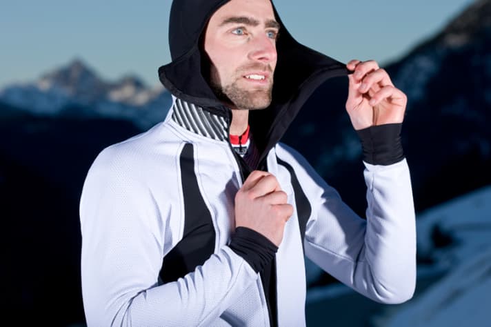   Manufacturers never run out of good ideas for details: Assos (above) integrates a balaclava into its "FuguJack" to keep your head and ears warm ... 