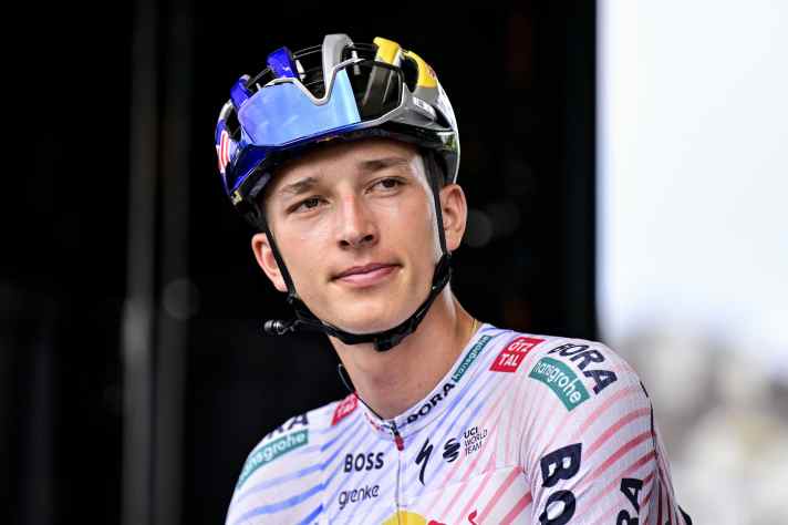 Florian Lipowitz before the start of the 14th stage of the Tour de France 2025