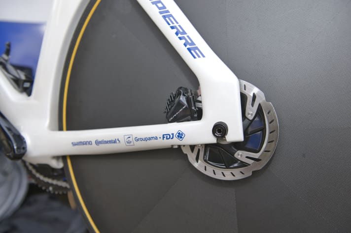   Disc instead of rim: The disc offers better aerodynamics.