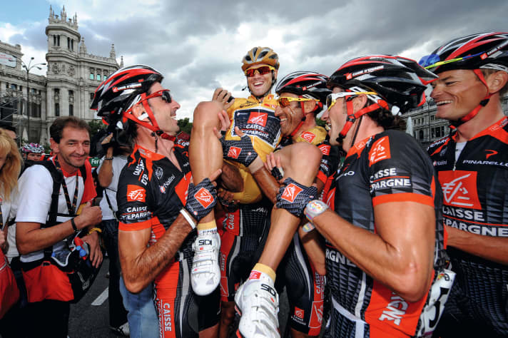 Alejandro Valverde célèbre avec son équipe l'une de ses plus grandes victoires : sur la Vuelta 2009