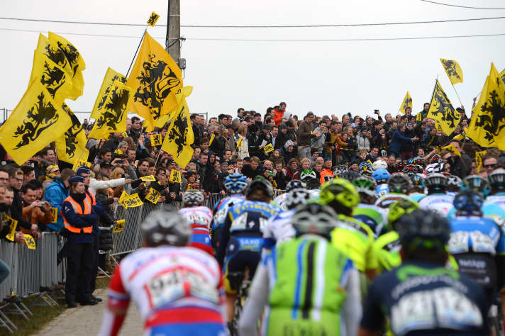 Typical picture at the Ronde: a sea of Flanders flags