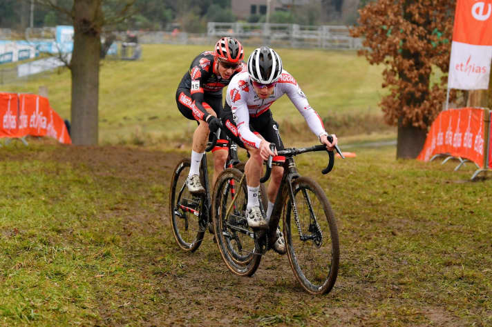 Les Belges Eli Iserbyt et Michael Vanthourenhout ne pourront s'aligner que quatre fois sur leur sol lors de la Coupe du monde de cyclocross 2022/23.