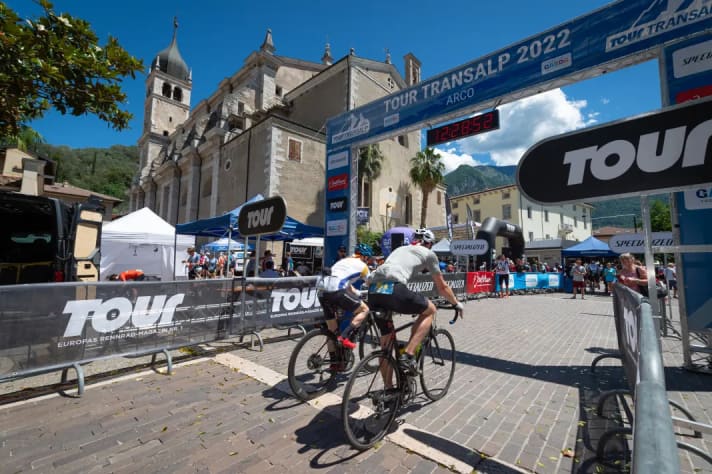 Keine Ausreden mehr, damit der Traum vom Transalp-Finish auch wahr wird. Der Trainingsplan ist hart, aber am Ende zahlt sich diese Arbeit mit Sicherheit aus.