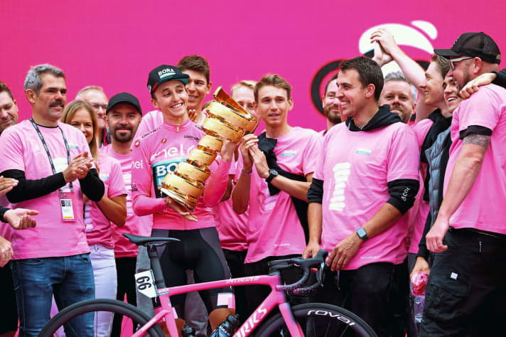 The Greens all in pink: Team Bora-Hansgrohe celebrates its first Grand Tour victory