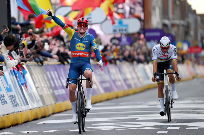 Mads Pedersen beats Mathieu van der Poel in a two-man sprint to win Gent-Wevelgem 2024.