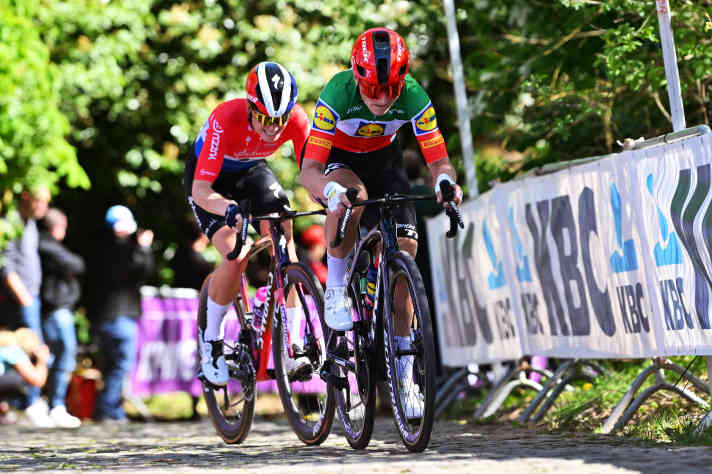 Beim Brabantse Pijl hängte Elisa Longo Borghini Demi Vollering ab
