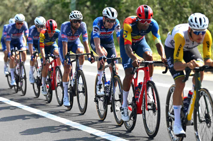 Die Sprinterteams harmonierten im Peloton gut und hatten die Ausreißer auf der 11. Etappe des Giro d’Italia unter Kontrolle