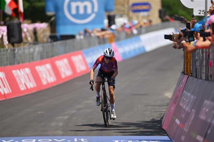 Niamh Fisher-Black wins stage 3 of 2024, which had a similar profile to this year's stage 2