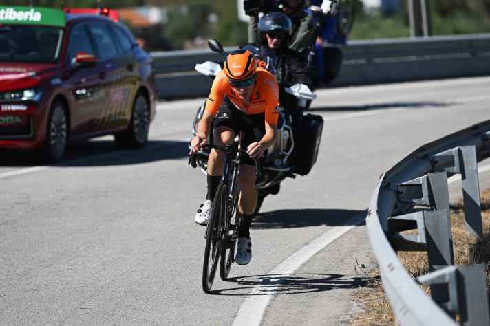 Vier Ausreißer prägen die Etappe. Der letzte von ihnen, Xabier Isasa (im Bild), wird 20 Kilometer vor dem Ziel eingeholt
