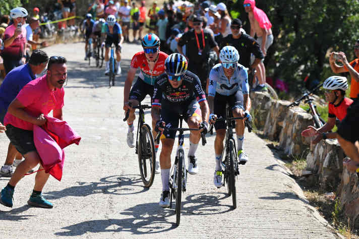 Très souverain : Primoz Roglic a longtemps roulé en tête dans la montée finale