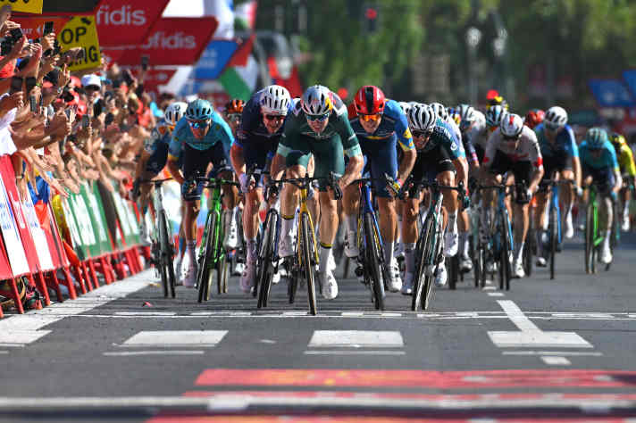 Wout van Aert wins the sprint in Cordoba