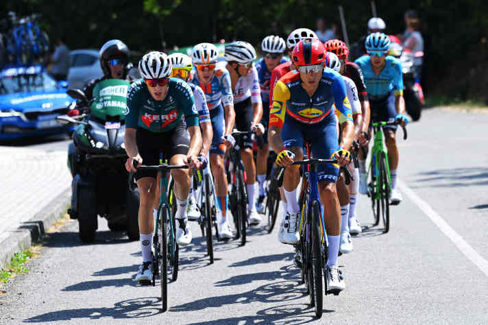 A ten-rider breakaway group races for victory