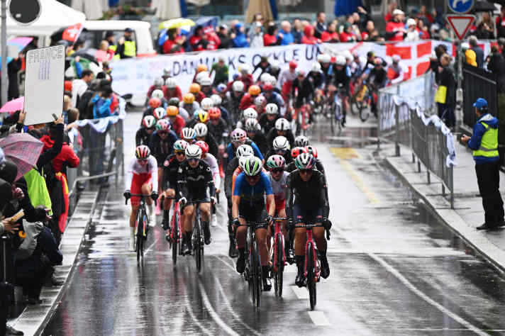 The road race of the 2024 World Cycling Championships took place in rainy conditions