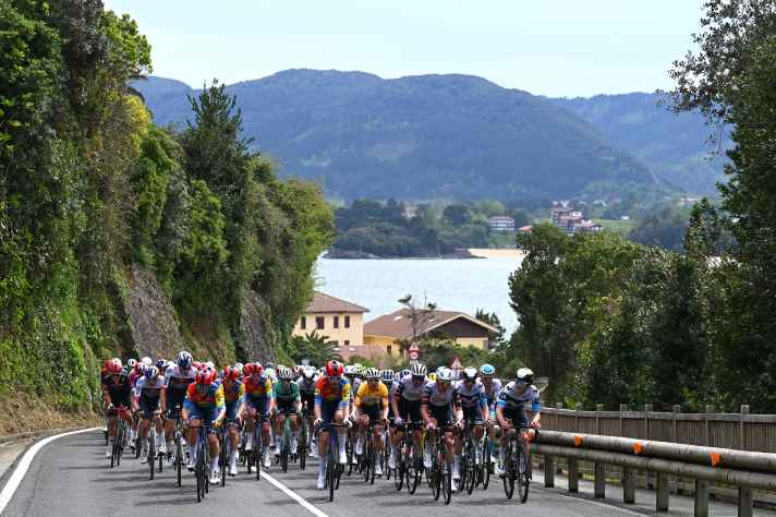 Stage 5 leads over 172 kilometres from Urduna to Gernika-Lumo.