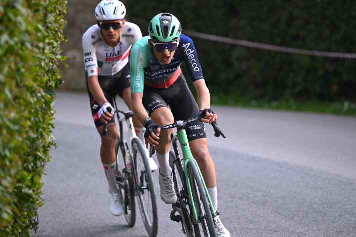 Strong team manager: Paul Seixas (right) fought his way to second place with Isaac del Toro on his rear wheel