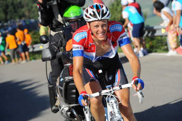 En 2010, Niki Terpstra a remporté le championnat néerlandais. Plus tard, il a remporté Paris-Roubaix et le Tour des Flandres pour Quick-Step.