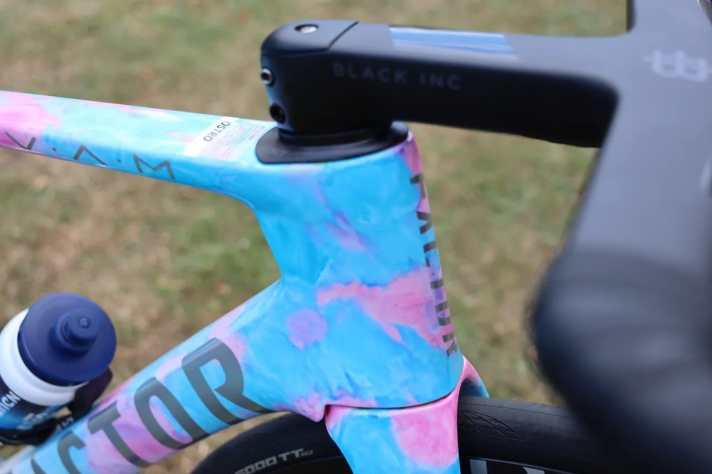 Das auffällige Design des Factor Ostro VAM von Israel-PremierTech