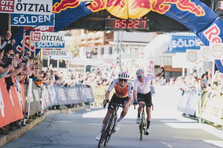 Jonas Holznecht at the finish