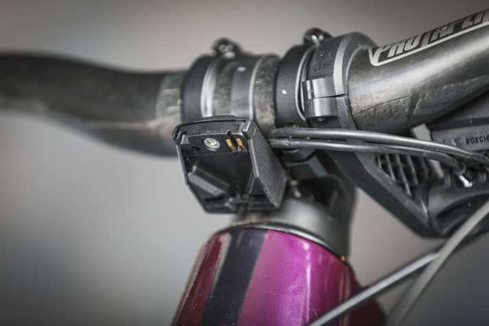 On board every Uproc X: the Monkey Link interface. Various lights can be clipped in here and the power comes directly from the main battery.