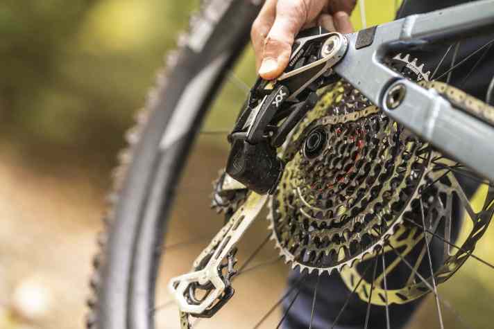 If you insert the Sram Cage Lock, the wheel can be removed very easily