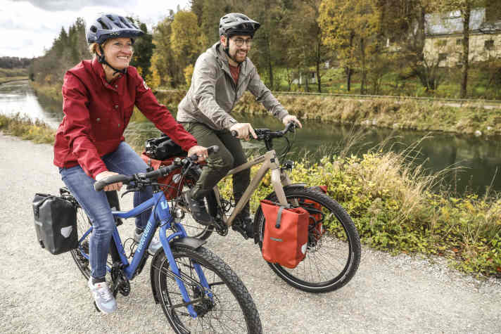 Despite its wide tyres, the Velotraum moves forward efficiently. The rougher the surface, the more the heavy-duty approach pays off.