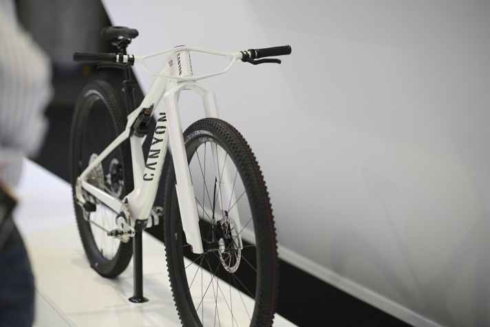 Canyon baut weiter auf die Eurobike und stellt dort Innovationen vor - die meisten Mitbewerber gehen allerdings einen anderen Weg.