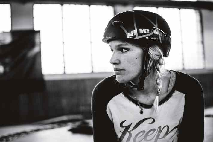 Slopestyler Kathi Kuypers: "700 euros out of my own pocket - thank you, health insurance".