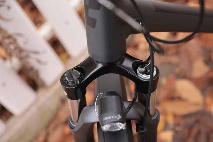 Suspension fork