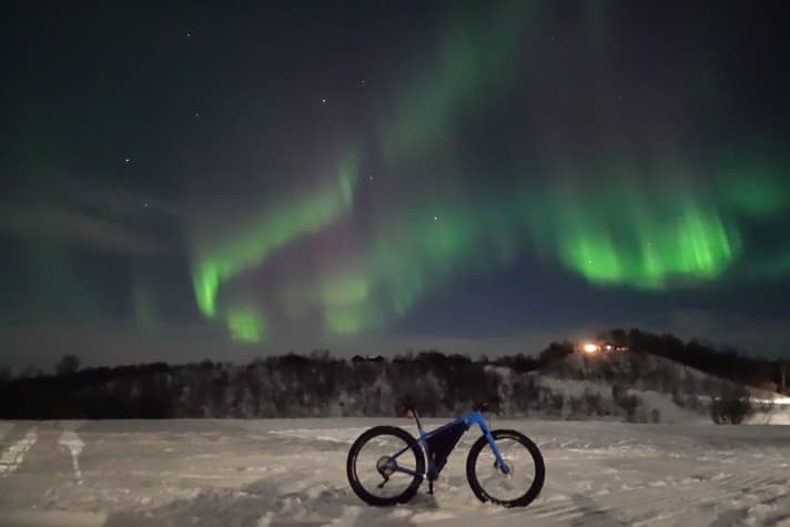 The Northern Lights, an impressive natural spectacle: it's worth making every effort for moments like this, even if the temperatures are freezing.