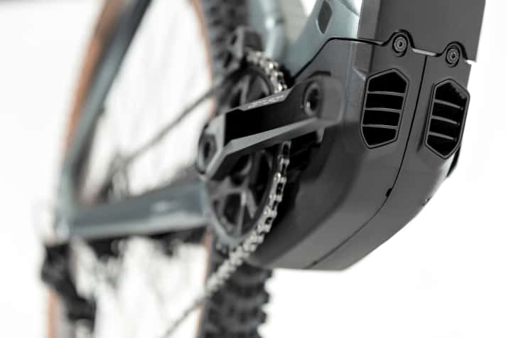To ensure that the powerful Bosch unit is ideally cooled, air inlets provide optimum ventilation.