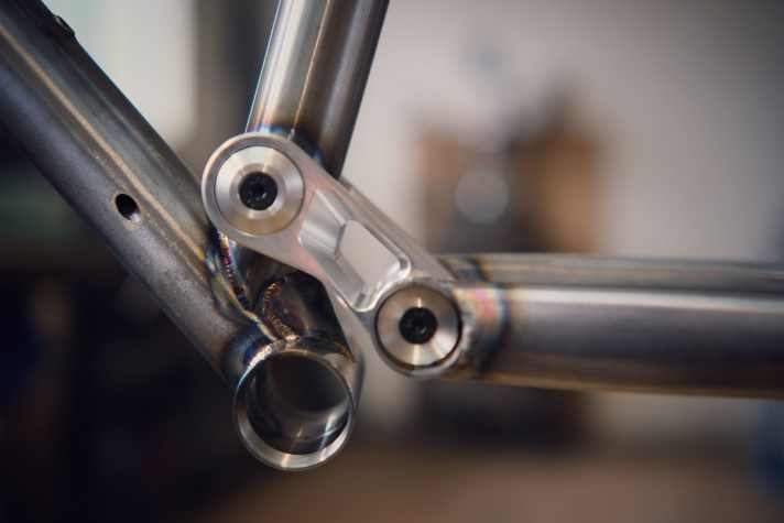 Hochwertiger Stahl trifft CNC-gefrästes Aluminium: Am Zoceli Rutina finden sich viele attraktive Details.