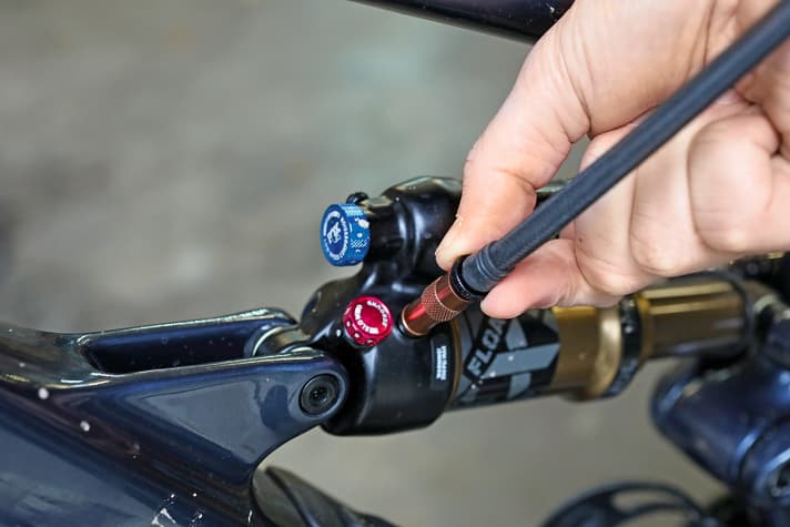 Druckverlust oder nicht? Wir sagen: dass beim Abschrauben der Pumpe Luft entweicht ist ein Mythos