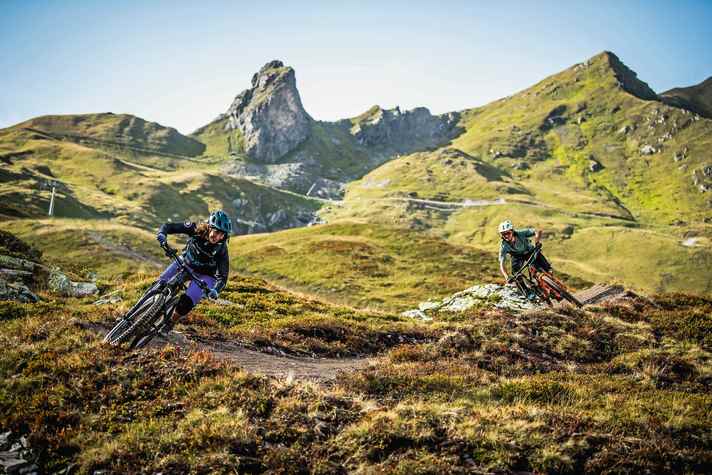 Alpen-Roadtrip von See zu See und dabei sechs Super-Touren aufsammeln. Mehr Bike-Urlaub geht fast nicht.