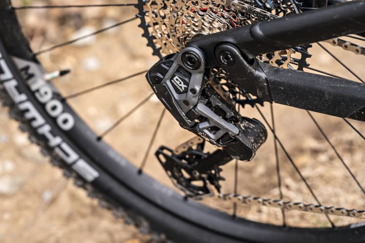 Die Sram GX AXS Transmission Schaltung ist ein Highlight.