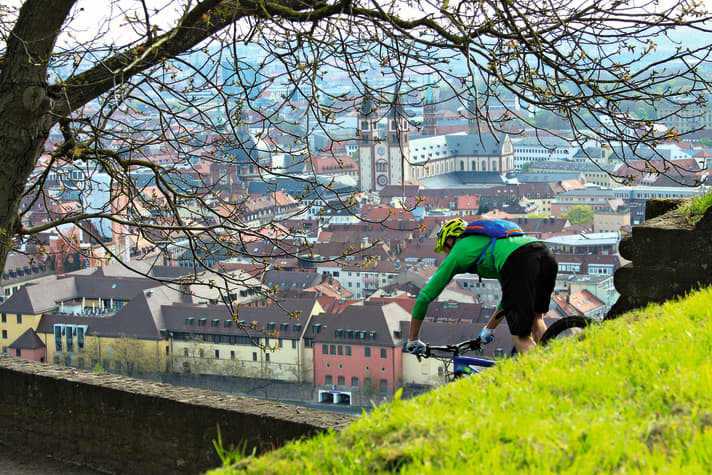 City, country, river - and: passionate locals! The student city of Würzburg is a real trail hotspot. | Photo Matthias Rotter