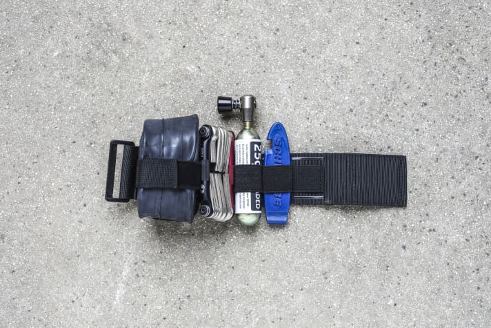 The Rose strap additionally secures the load using Velcro and rubber straps.