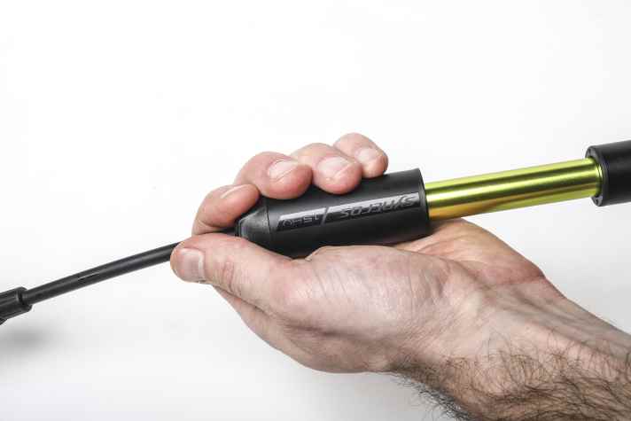 The larger the grip sleeve, the lower the risk of pinching your palm or fingers