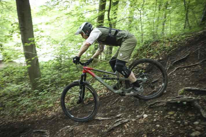 Protektoren mindern nicht nur das Verletzungsrisiko, sie steigern auch das Selbstvertrauen auf dem Trail