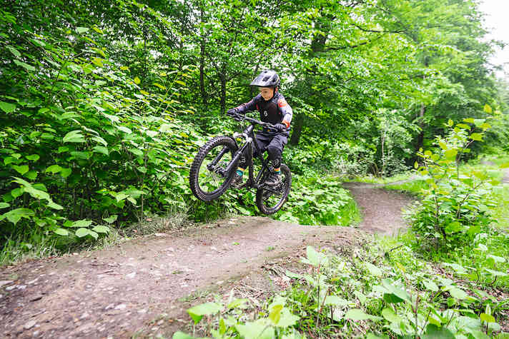 Der kleine Matti gibt bereits alles auf der Schmelzbahn. Eine Woche zuvor hatte er an seinem ersten Dirtmaster-Rennen teilgenommen.