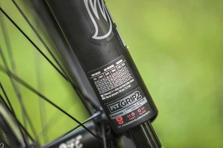 The correct SAG depends on the suspension travel. Some manufacturers print information about this on their components