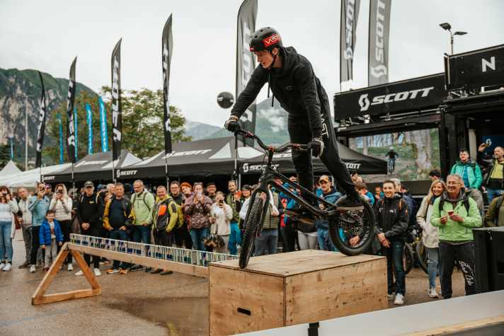 Thomas Klausner hätte auch ohne Sportgerät Show-Talent. Vielleicht verrät er in Leogang ein paar seiner Tricks.