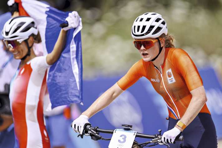 Unlucky fourth: Dutchwoman Puck Pieterse was unable to defend her promising second position after a defect.