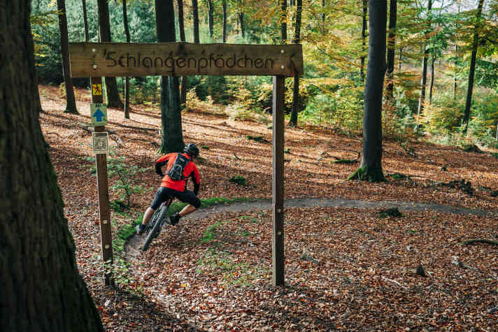 Wir meinen, der Schüler oder die Schülerin hat für dieses schöne Schild im Werkunterricht eine glatte 1 bekommen!