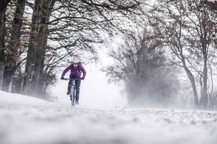 Ride defensively! That's the top priority for bicycle commuters in road traffic.