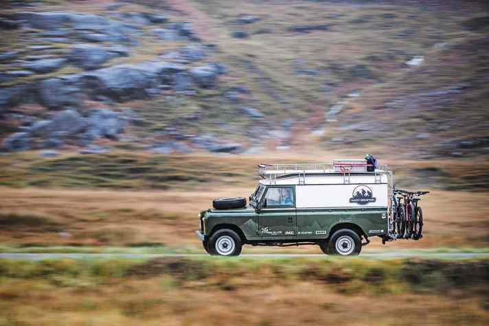 Kult, kultiger, Landrover Defender. Wem gehört diese Kult-Karre?