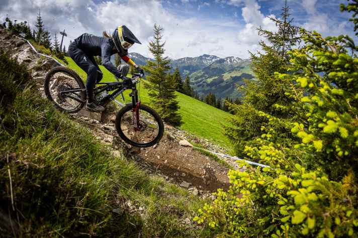 Wie viele Profi-Mountainbiker, isst Sofia Wiedenroth nur wenig Fleisch. Ihrer Fitness scheint das gut zu tun.