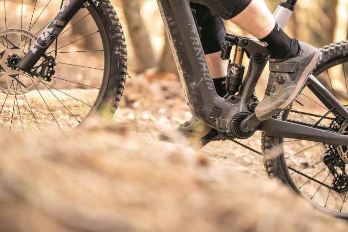 Erstmals wird es den <a href="https://www.bike-magazin.de/fahrraeder/mountainbike/enduro-bikes/raymon-tarok-ultra-auf-dem-pruefstand-das-erste-bike-mit-zf-centrix-motor-im-test/" target="_blank" rel="noopener noreferrer">ZF CentriX im Raymon Tarok an einem E-MTB zu kaufen geben</a>. Wir haben den neuen Motor bereits über die Trails gescheucht.