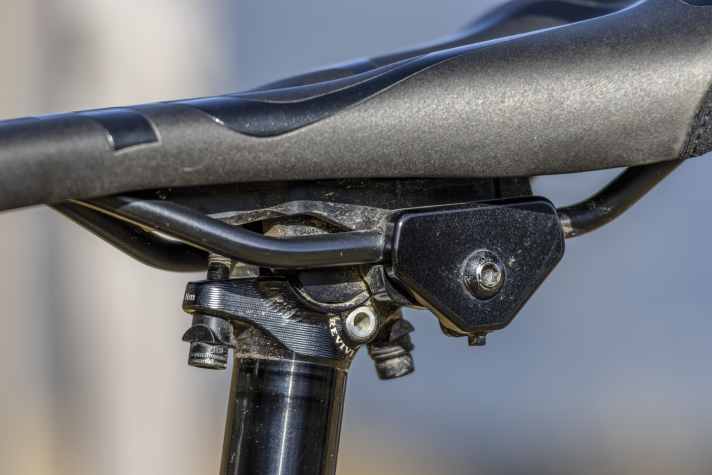 With the Drop Best saddle mount, the saddle can be moved forwards or backwards by 27 millimetres